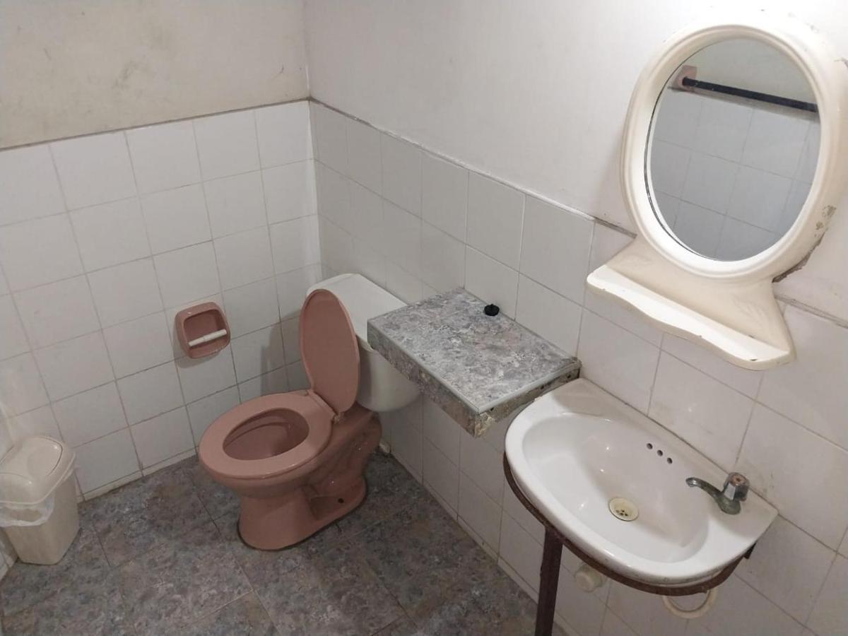 Hotel Amazon Breeze Iquitos Exterior foto