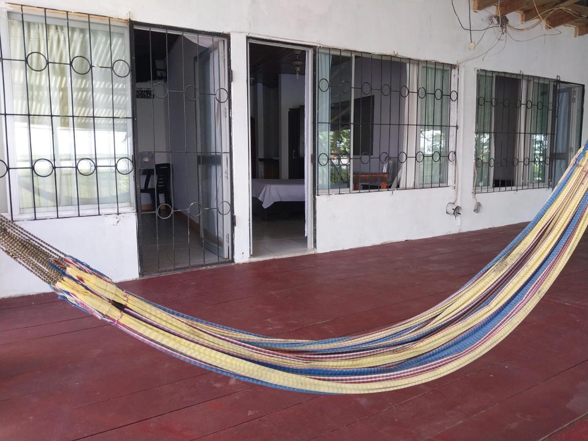 Hotel Amazon Breeze Iquitos Exterior foto