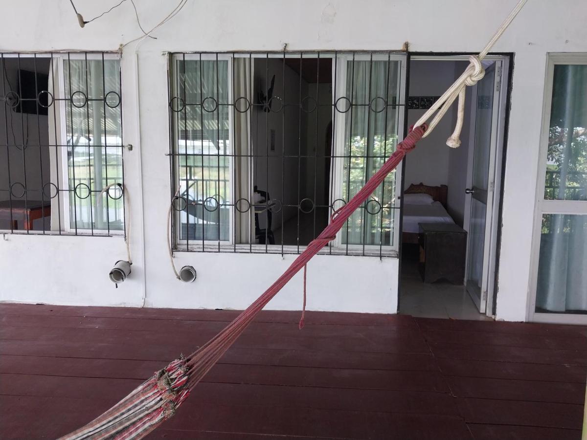 Hotel Amazon Breeze Iquitos Exterior foto